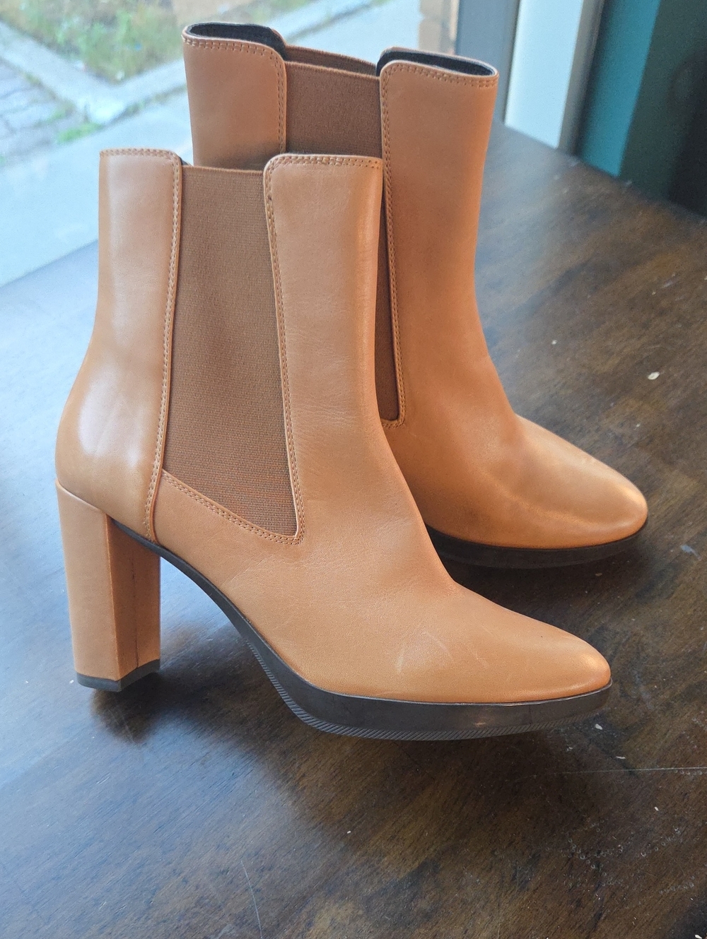 Geox Size 11 Women’s Tan Leather High Block Heel Chelsea Boots NEW